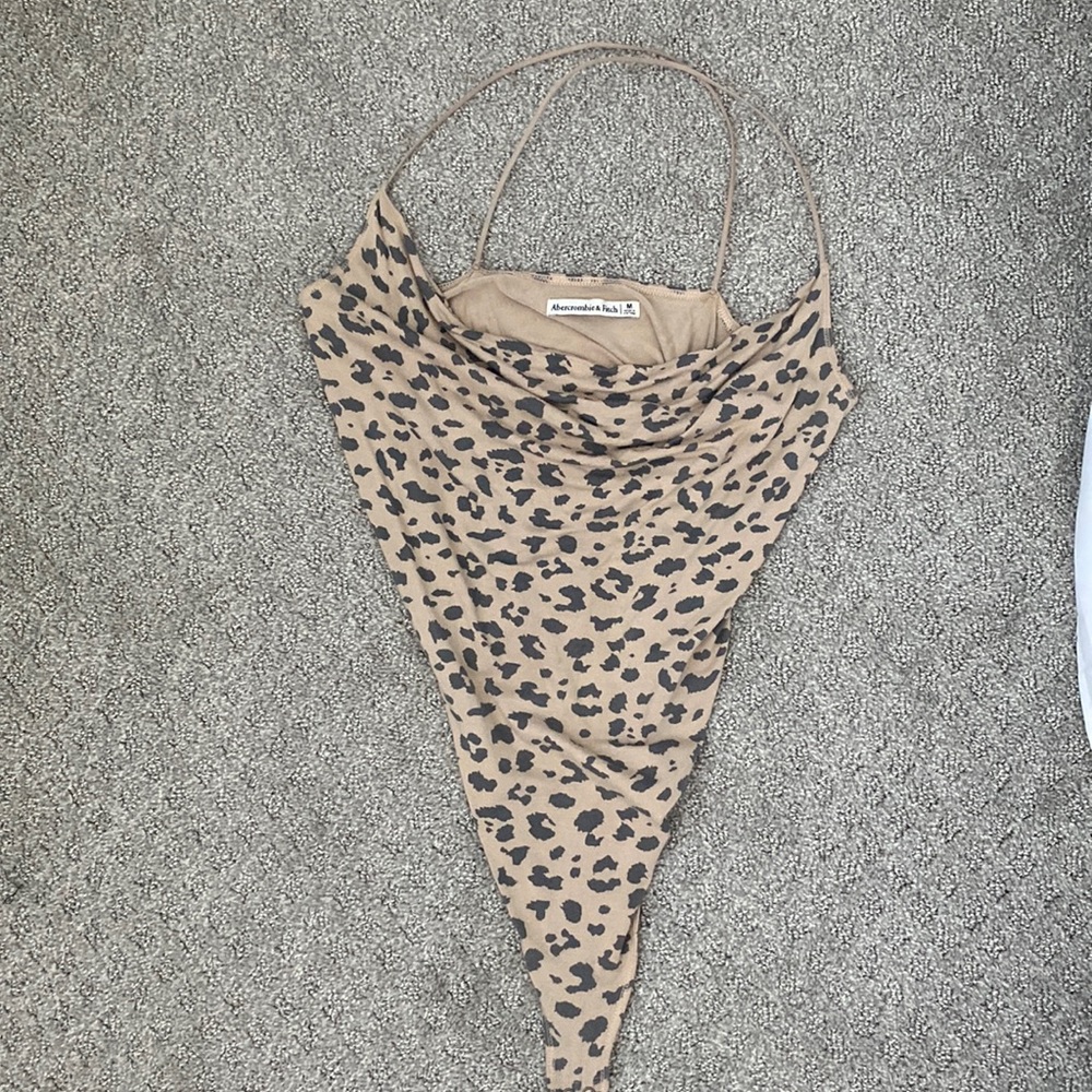 Abercrombie & Fitch Cowlneck leopard bodysuit